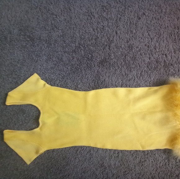 Brand new yellow women dress with feathers at the bottom 💛 NWT - Picture 5 of 7